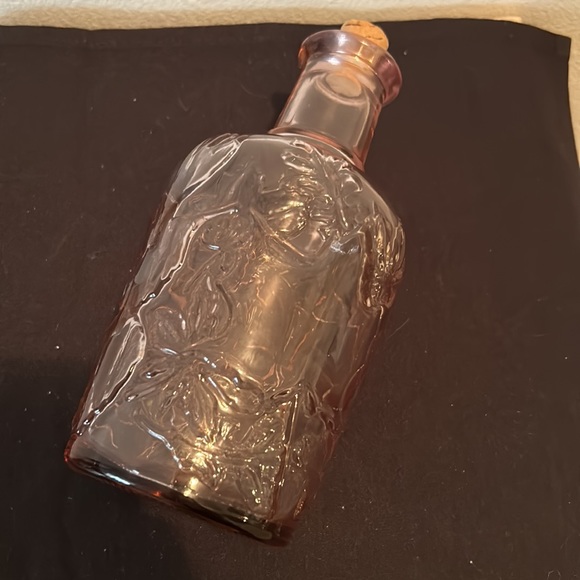 Vintage, Libbey, Pink Floral embossed Decanter. 8” H - Picture 4 of 12